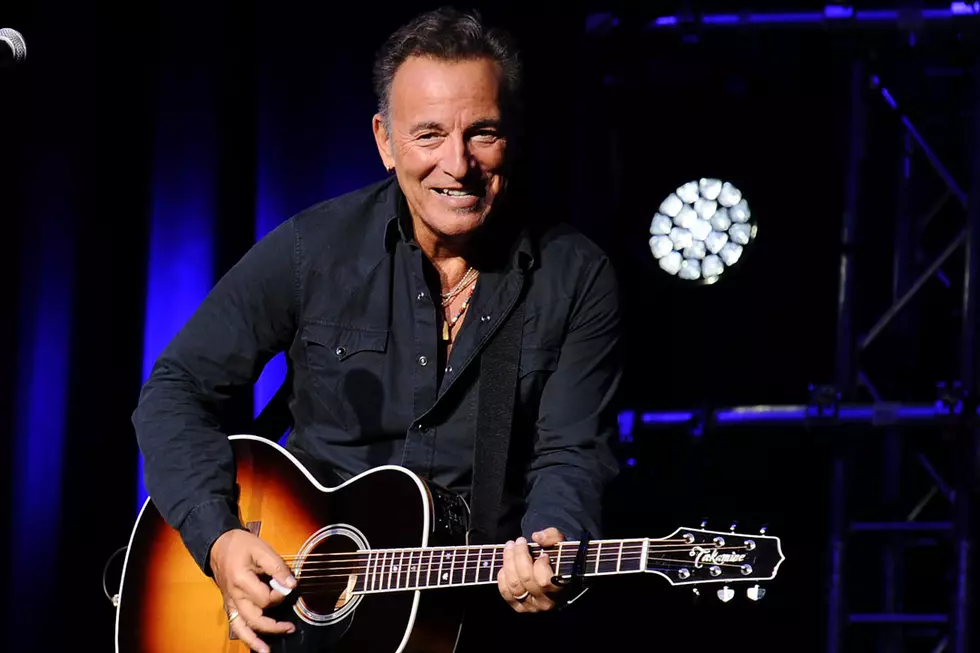 Bruce Springsteen Applauds Members of Women’s March: ‘We Stand With You’