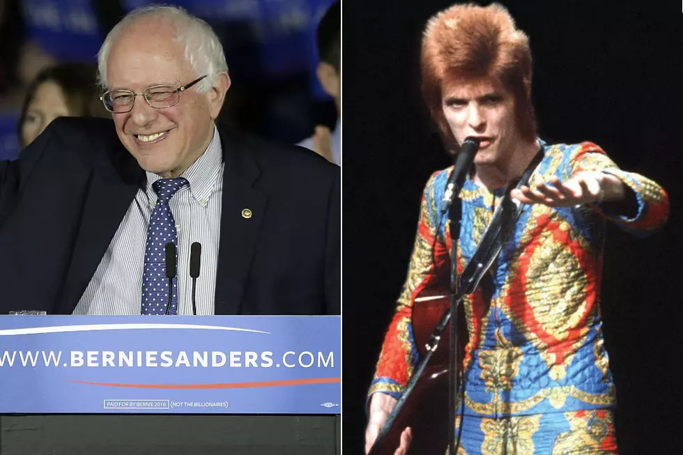 Bernie Sanders Ends Iowa Caucus Speech With David Bowie’s ‘Starman’