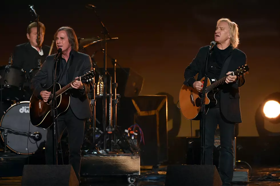 Eagles, Jackson Browne Pay Tribute to Glenn Frey at the Grammys