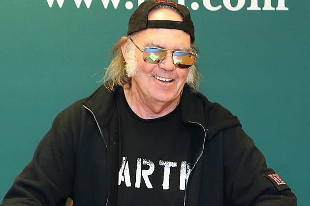 Neil Young Schedules New Album for Summer Release