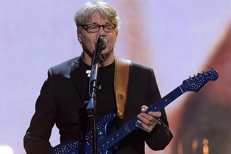 Steve Miller Stretches Out During Rock and Roll Hall of Fame Performance