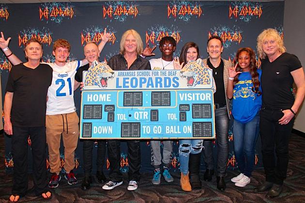 Def Leppard Meet &#8216;Deaf Leopards&#8217; During Arkansas Tour Stop