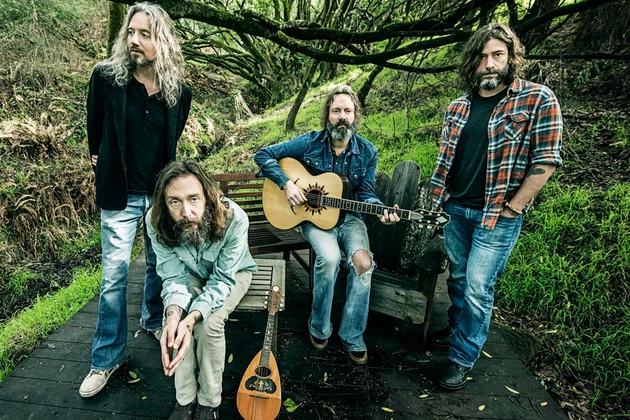 How Chris Robinson Found A &#8216;Harmonic Place&#8217; With His New Brotherhood Album: Exclusive Interview