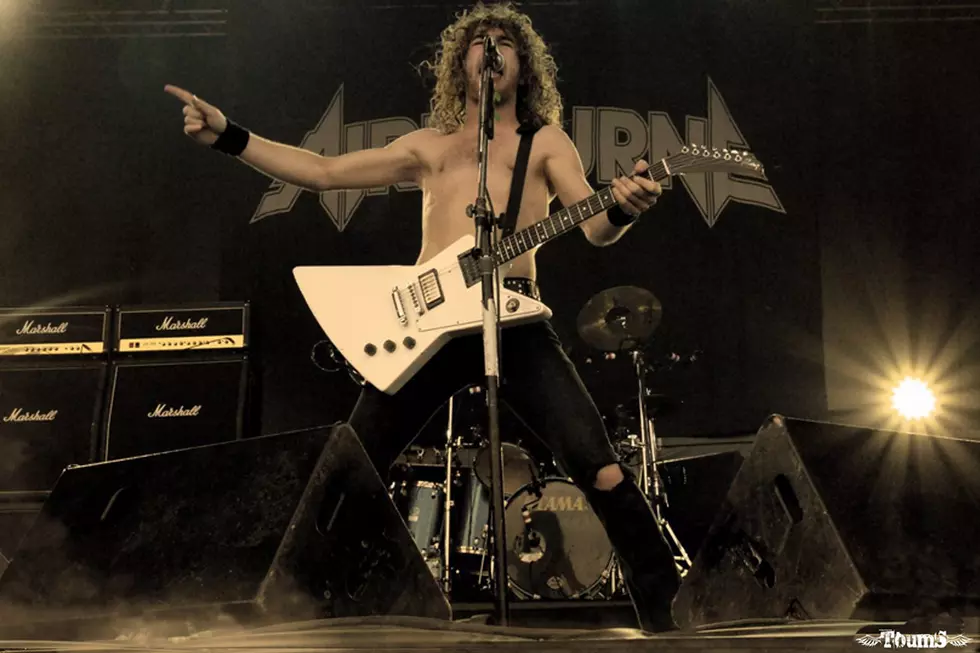 A Broken Foot Doesn’t Stop Airbourne From Kicking Detroit’s Ass