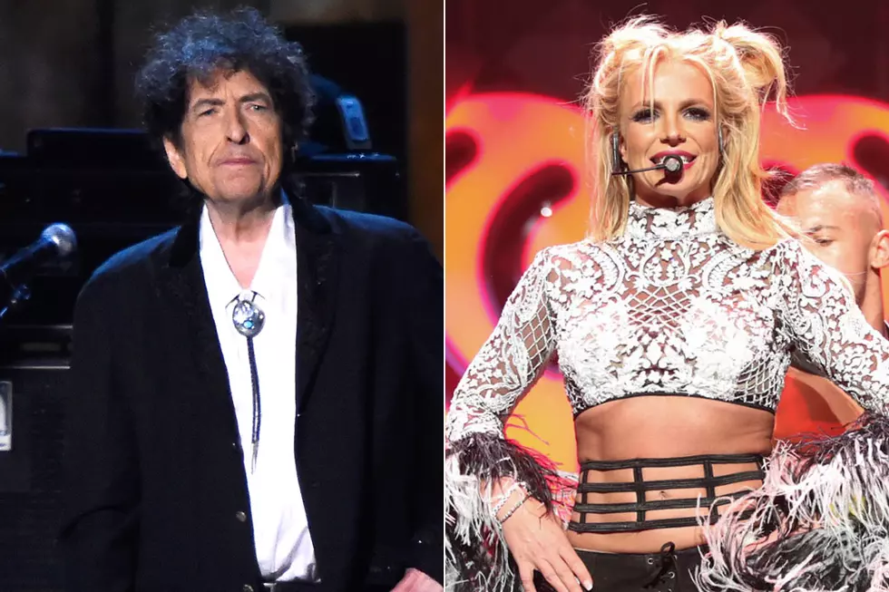 Bob Dylan’s Twitter Account Hacked, Reports Fake Death of Britney Spears