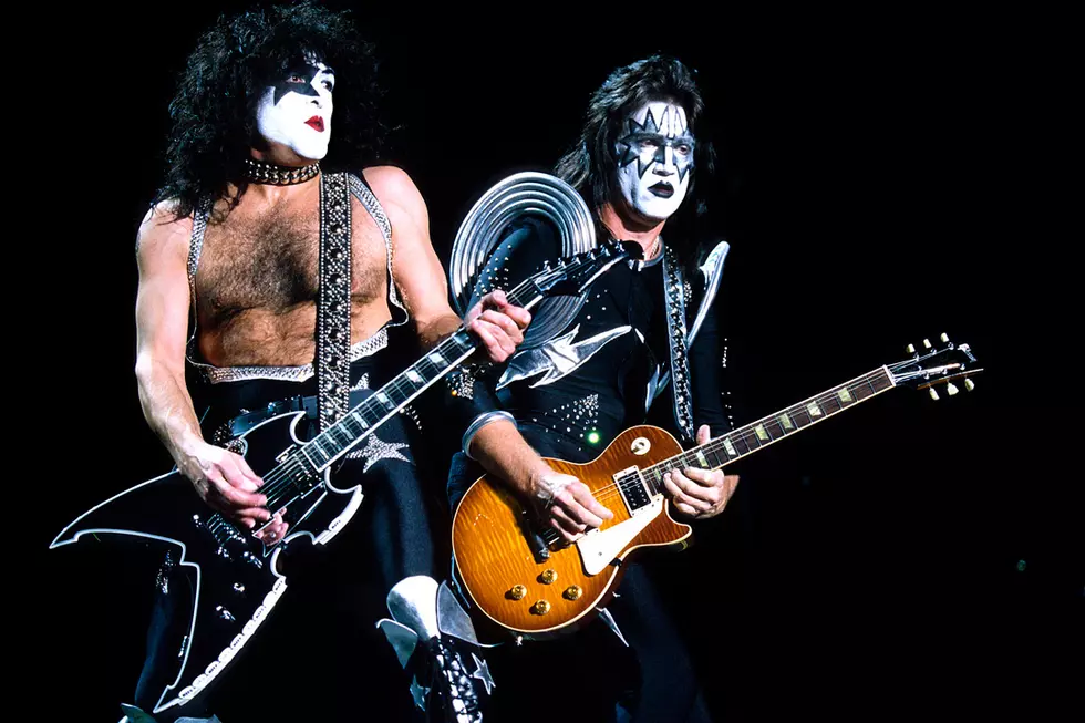 The Day Tommy Thayer Played His First Kiss Show