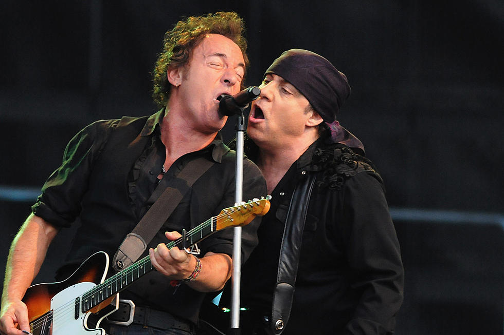 Bruce Springsteen Releases Rarity-Filled Concert From 2008