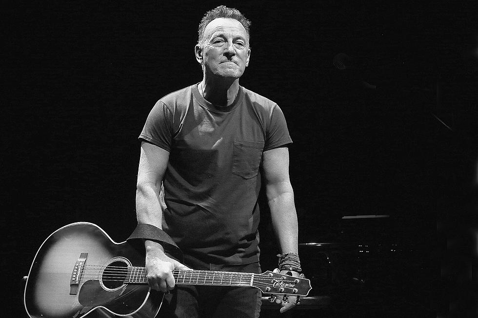 Bruce Springsteen Looks Back in ‘Springsteen on Broadway': Review