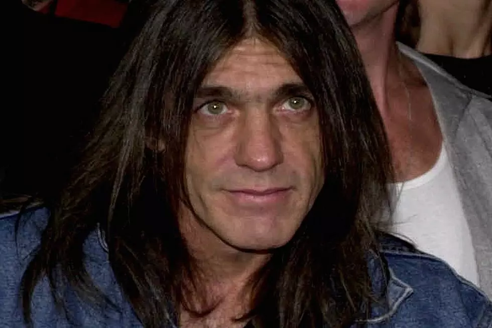 Guns N&#8217; Roses Perform Tribute to Malcolm Young [VIDEO]