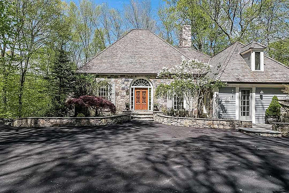 Cyndi Lauper Sells Longtime Connecticut Home for $800,000