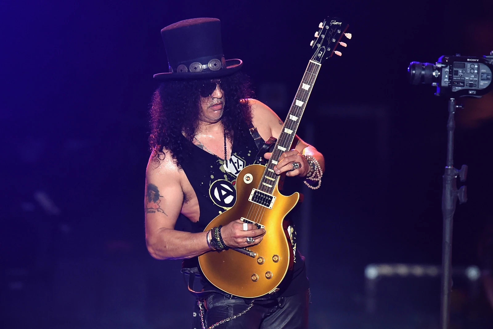 Guns N' Roses review – comeback show takes us to Paradise City