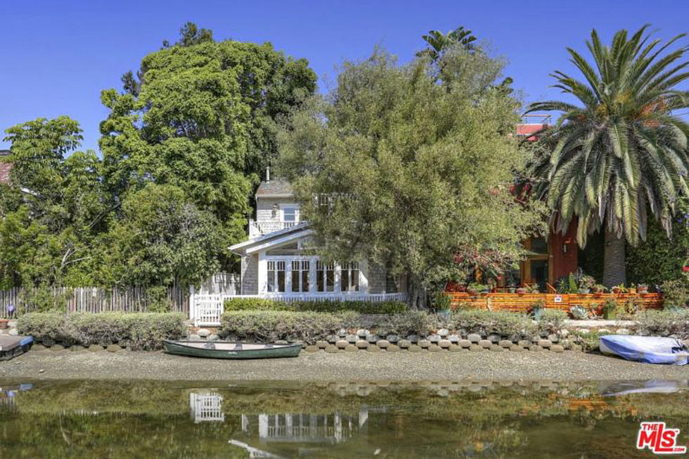 Ex-Chili Pepper John Frusciante Sells California Cottage for $2.8 Million