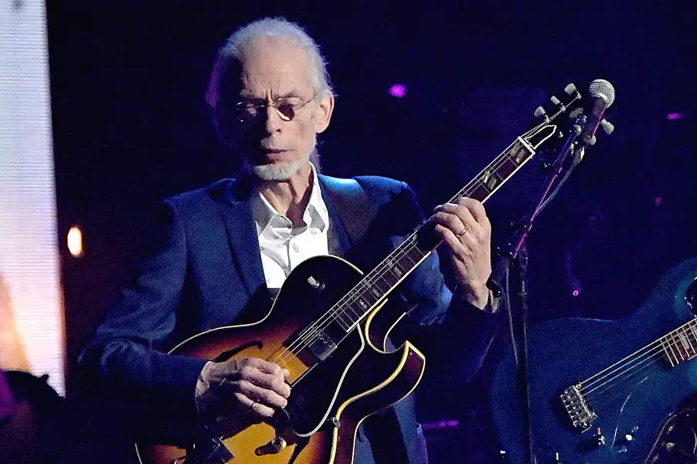 Steve Howe Explains the Yes Effect