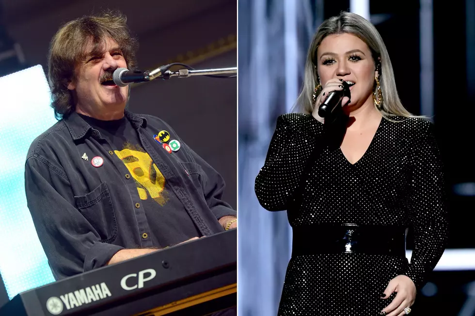 Watch Kelly Clarkson Cover the Guess Who’s ‘American Woman’