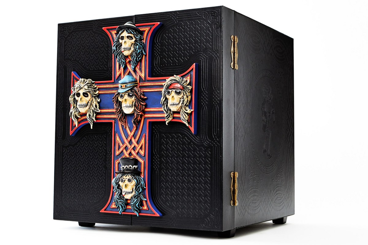 G And R Box Set Watch 18-Minute Guns N’ Roses Box Set Opening Video