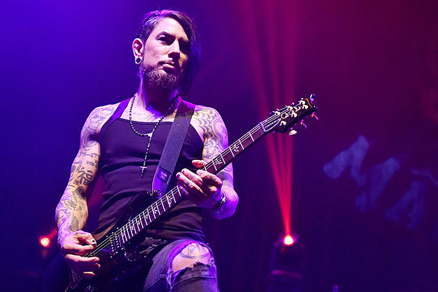 Dave Navarro Pens Message to Those With Suicidal Thoughts