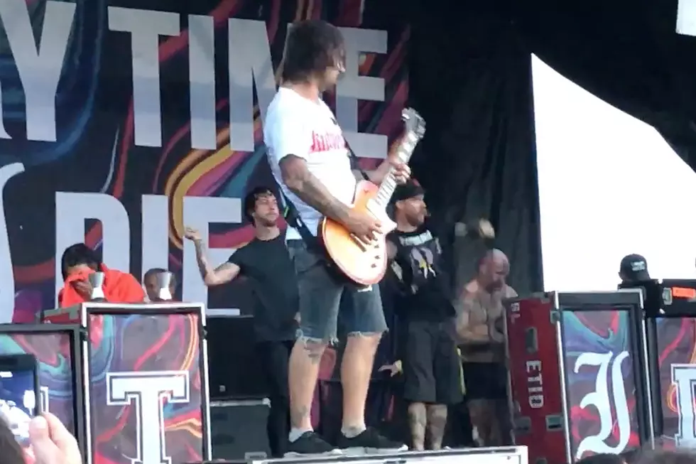 Watch as Guitarist Refuses to Let Last-Ever Warped Tour End