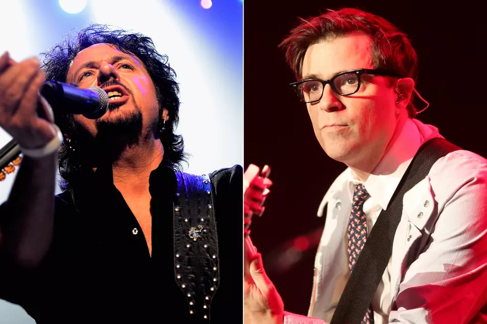 Listen to Toto’s Studio Version of Weezer’s ‘Hash Pipe’