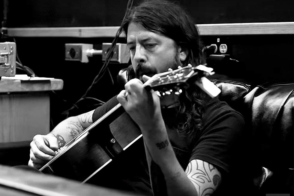 Dave Grohl Sets Charity Auction for ‘Play’ Instruments