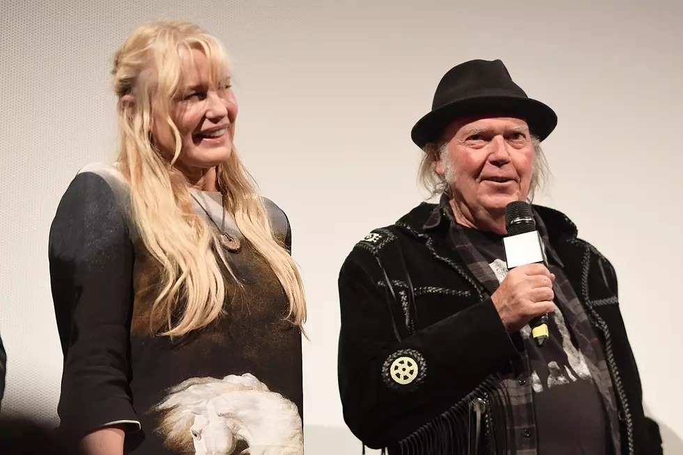 Neil Young Reportedly Marries Daryl Hannah