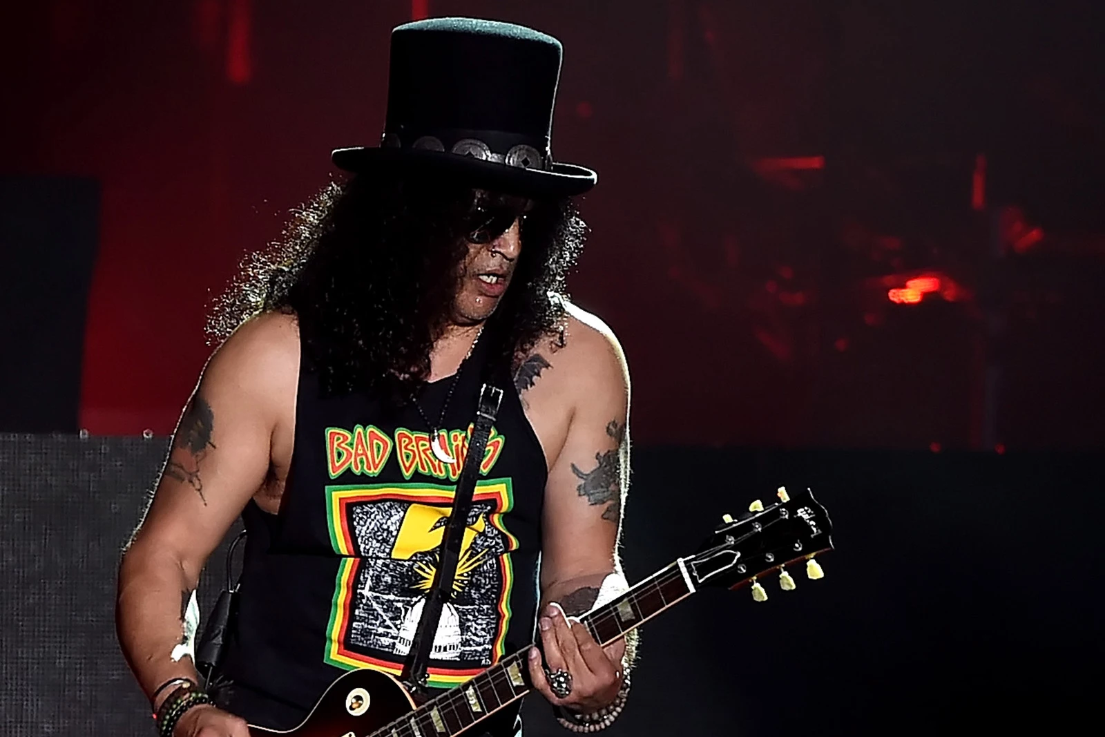 Podcast: Slash regrets nights GNR didn't answer bell