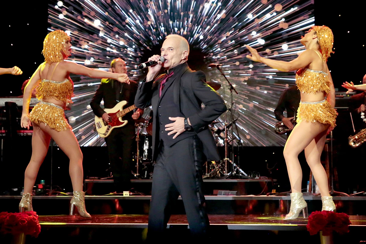Watch David Lee Roth Perform at 'Summer Spectacular' Gala