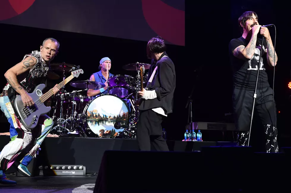 Watch Red Hot Chili Peppers Cover Jimi Hendrix’s ‘Purple Haze’