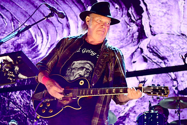 Neil Young Announces Short Solo Theater Tour