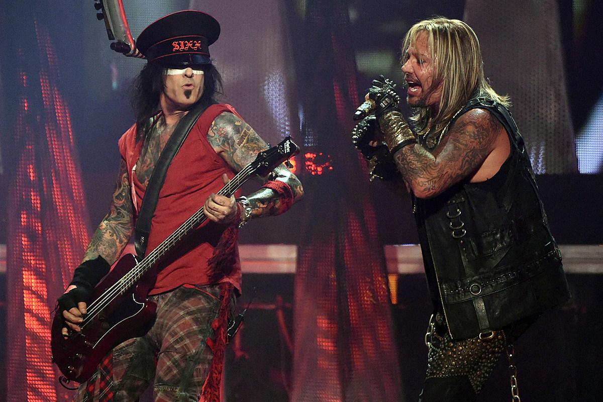 Motley Crue Respond to Reunion Petition: &#39;This Is Interesting...&#39;