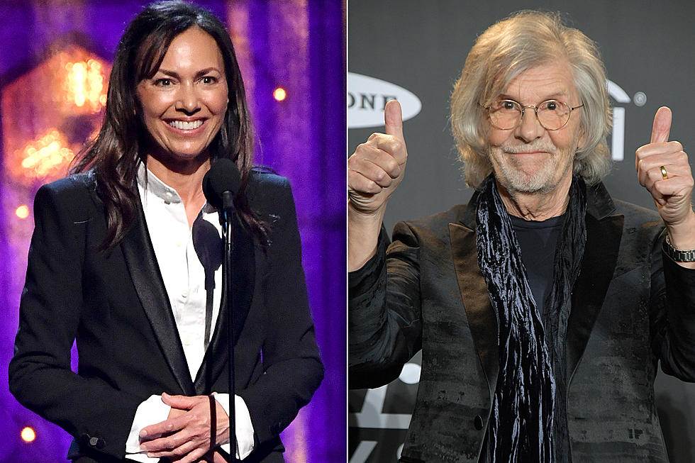 Susanna Hoffs Inducts the Zombies Into Rock and Roll Hall of Fame