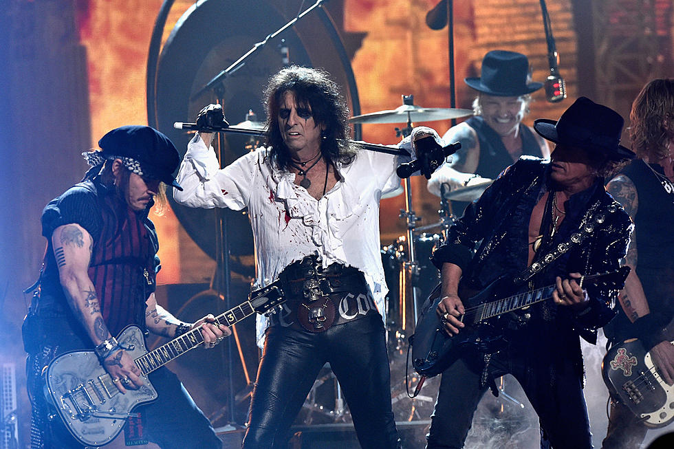 Hear Hollywood Vampires&#8217; New Song &#8216;Who&#8217;s Laughing Now&#8217;