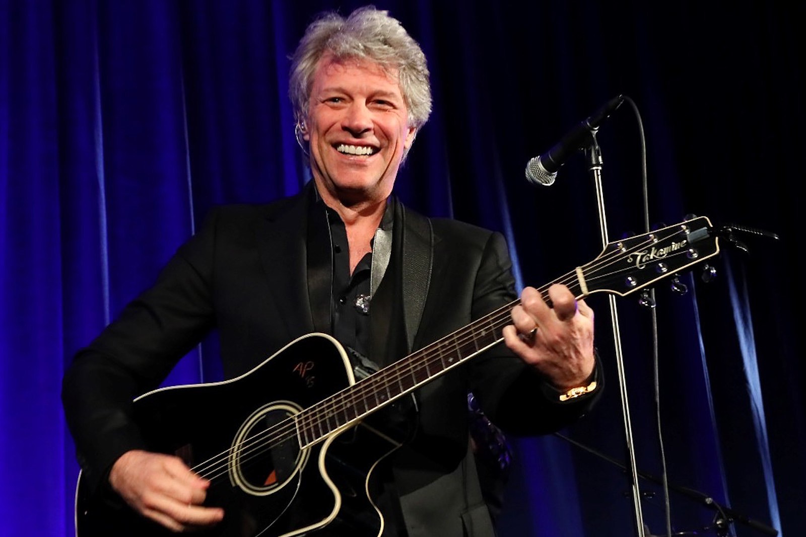 Bon Jovi Invites Fans To Runaway With Him To The Mediterranean