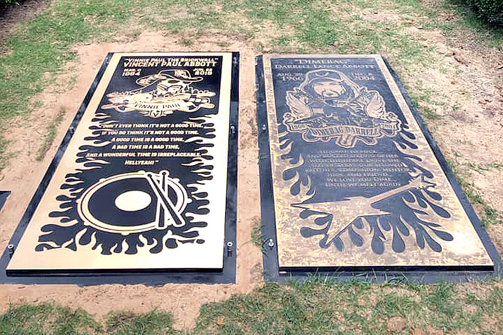 Vinnie Paul’s Grave Marker Laid Beside Dimebag’s