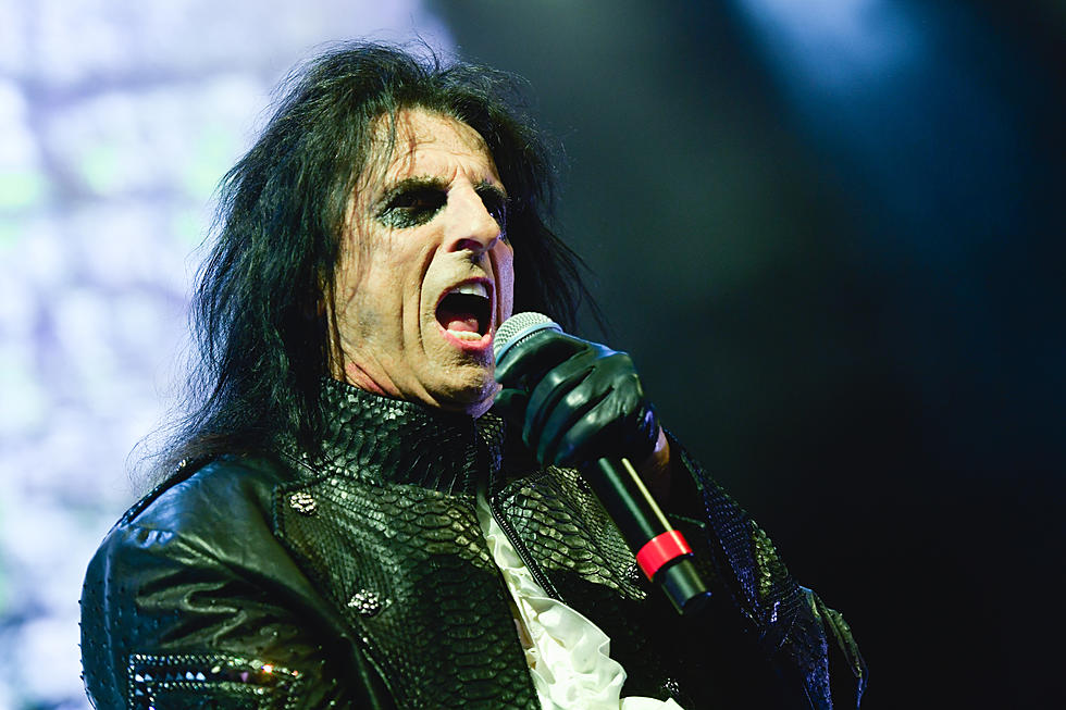 Alice Cooper Kicks Off &#8216;Ol&#8217; Black Eyes Is Back&#8217; Tour: Set List, Videos