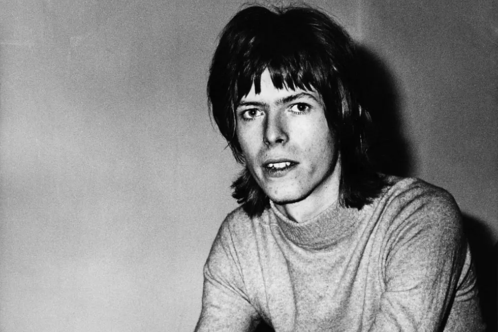 The Day &#8216;Modern Love&#8217; Walked Beside Me: My First David Bowie Memory