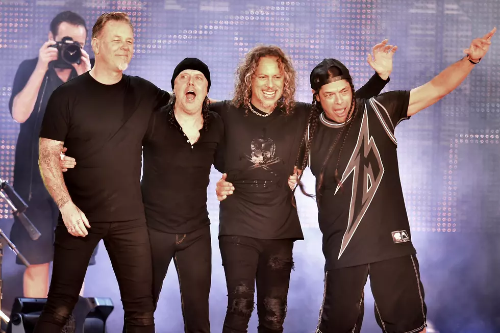 Metallica starts a 4 week run at number 1&#8230; back in 1991