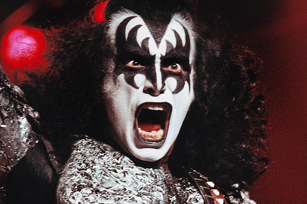 Kiss’ Gene Simmons Undergoes Kidney Stones Procedure