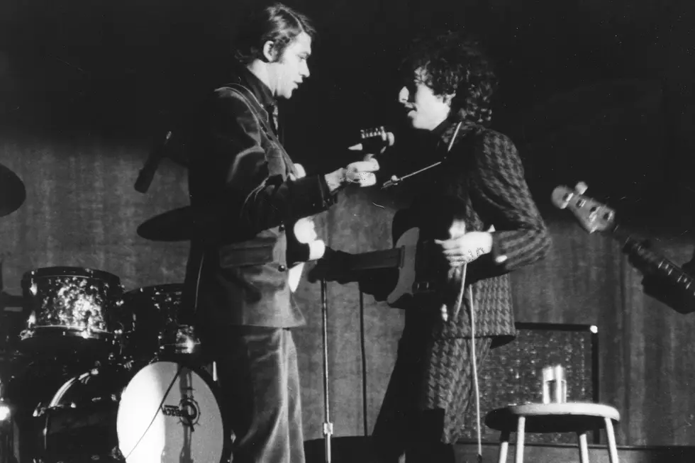 Robbie Robertson Recalls ‘War’ of Bob Dylan Electric Tours