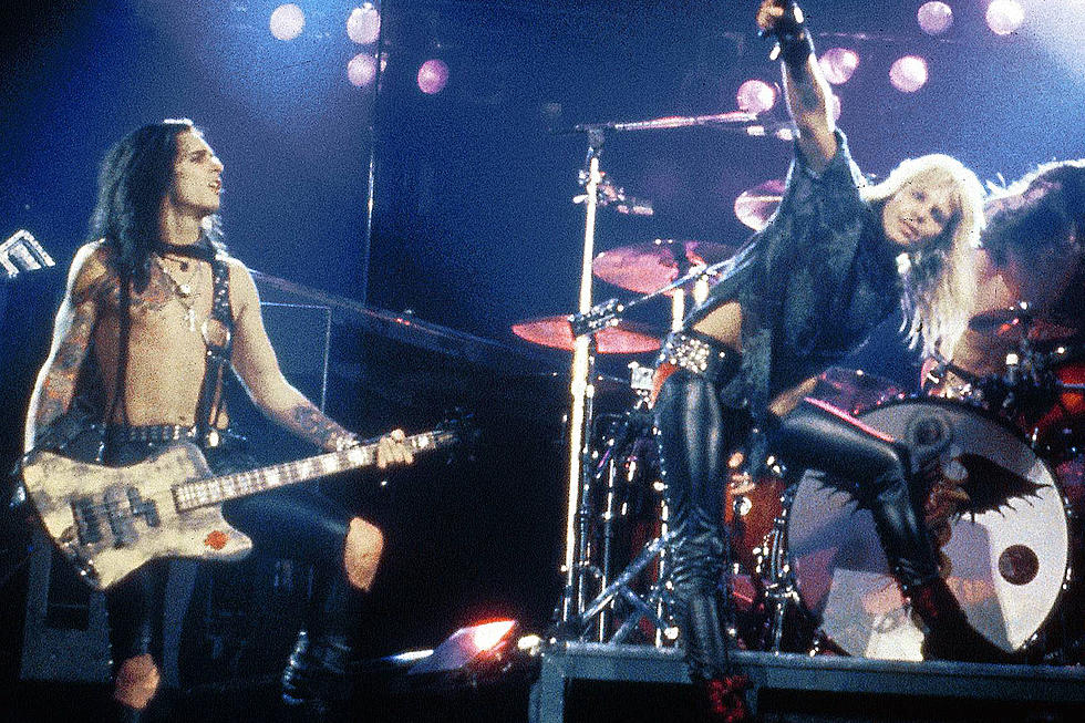 30 Years Ago: Motley Crue Launch Dr. Feelgood Tour With Club Show