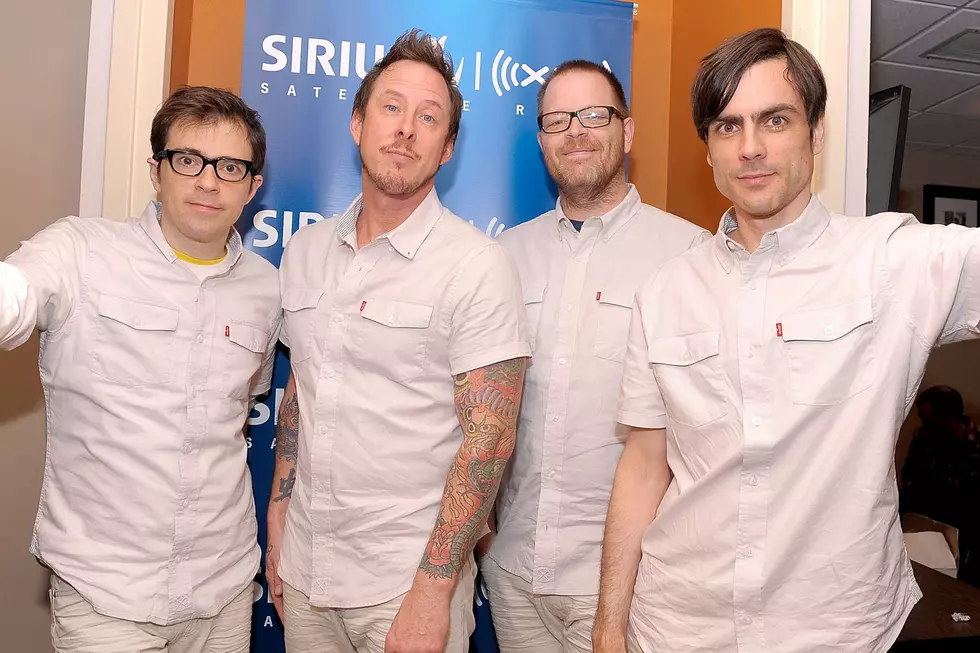 Weezer Unveil Adrenalized New Single From &#8216;Van Weezer&#8217; Album