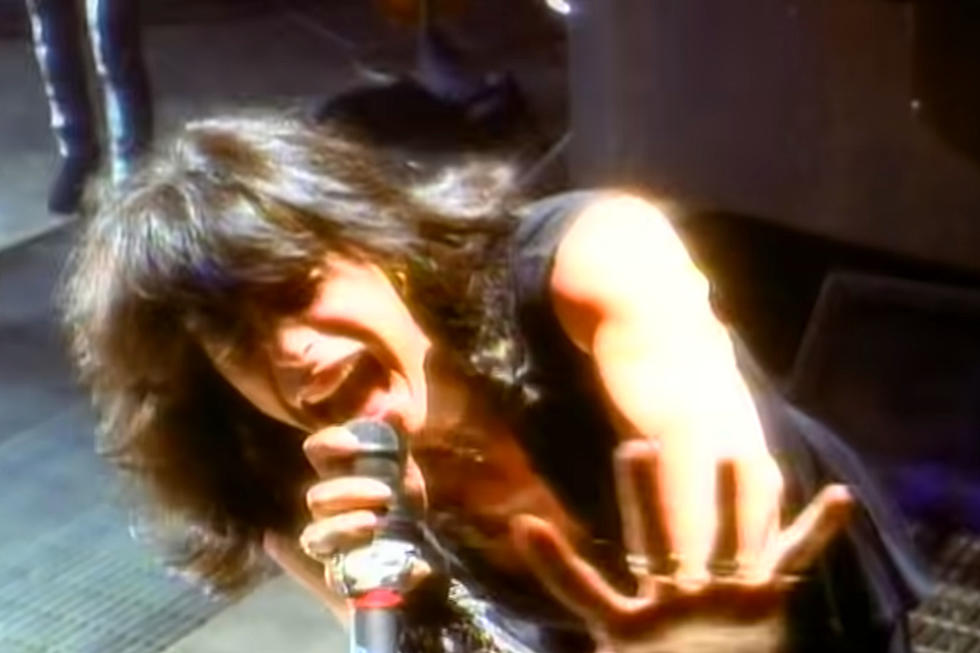 30 Years Ago: Aerosmith Tackle Abuse With &#8216;Janie&#8217;s Got a Gun&#8217;