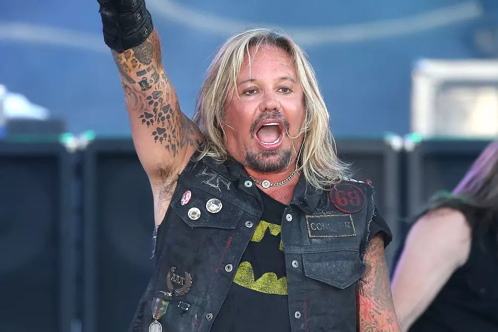 Vince Neil Has Hand Surgery to Correct Viking&#8217;s Disease