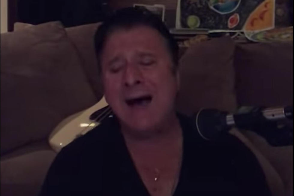 Watch Steve Perry Cover the Beach Boys’ ‘In My Room’