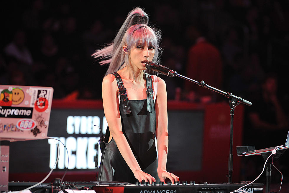 How Guns N’ Roses Became ‘Big Brothers’ to Melissa Reese