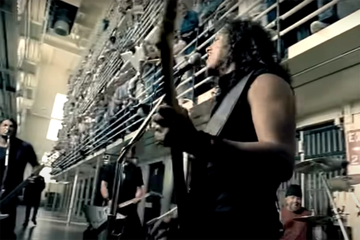 Kirk Hammett Recalls Going to Jail for 'St. Anger' Video