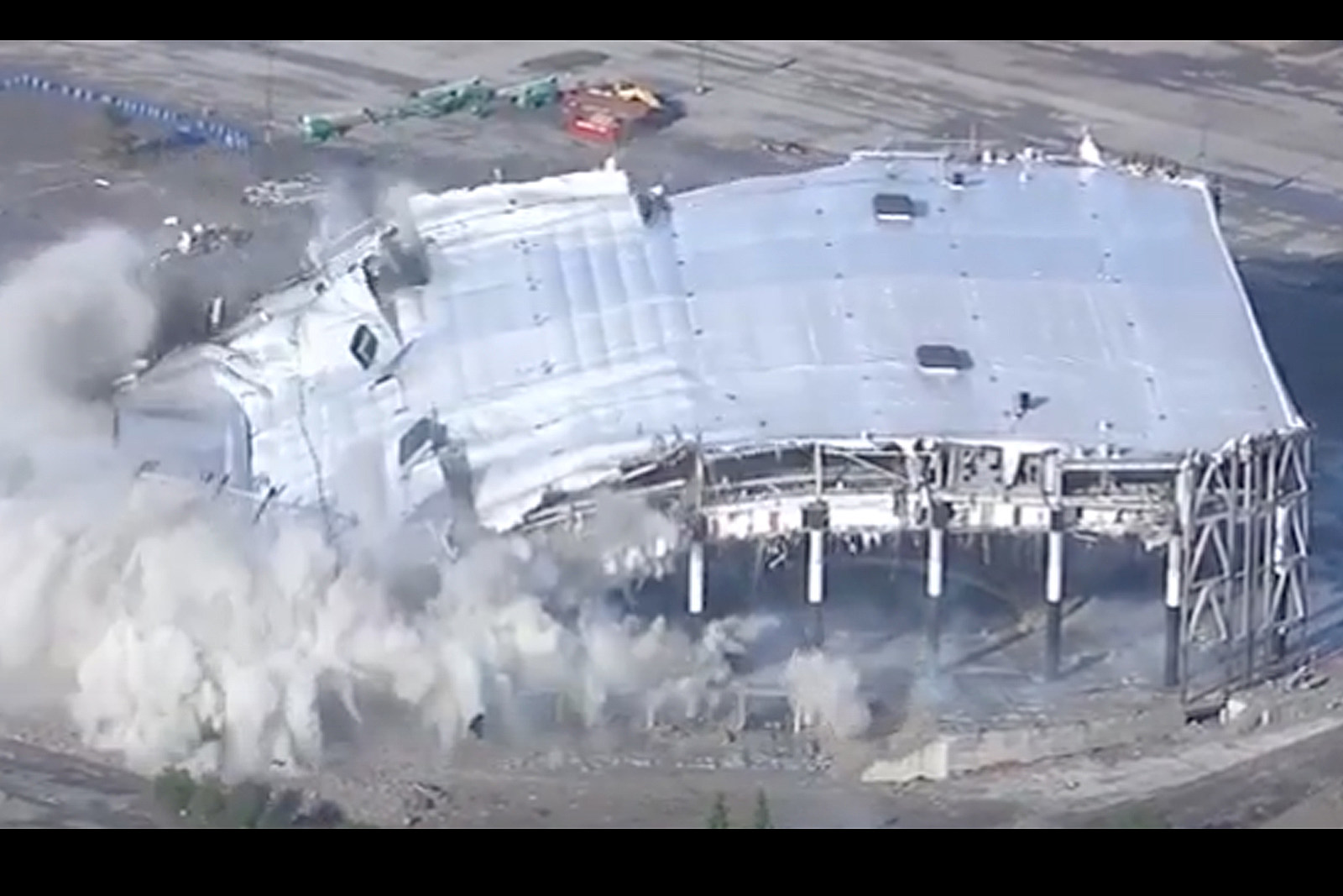 Detroit Pistons' Palace of Auburn Hills imploded to cheers and shock