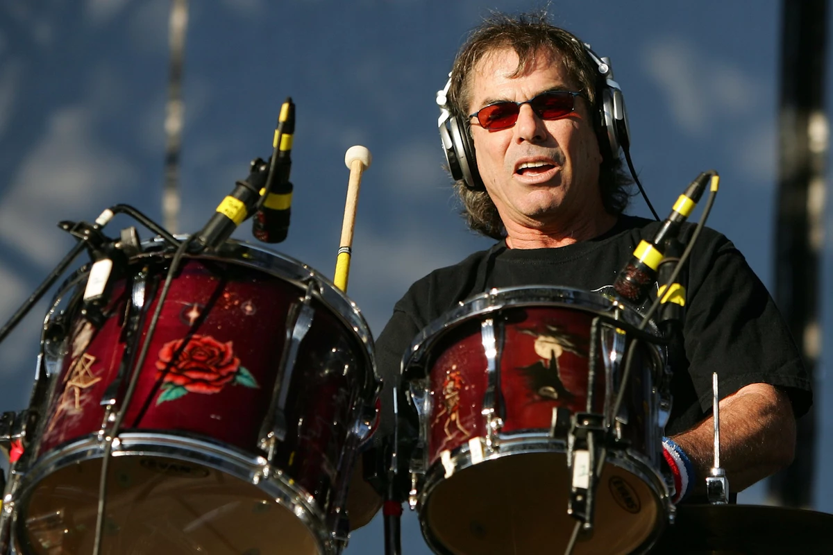 How Mickey Hart Commemorates Jerry Garcia's Death extension 13