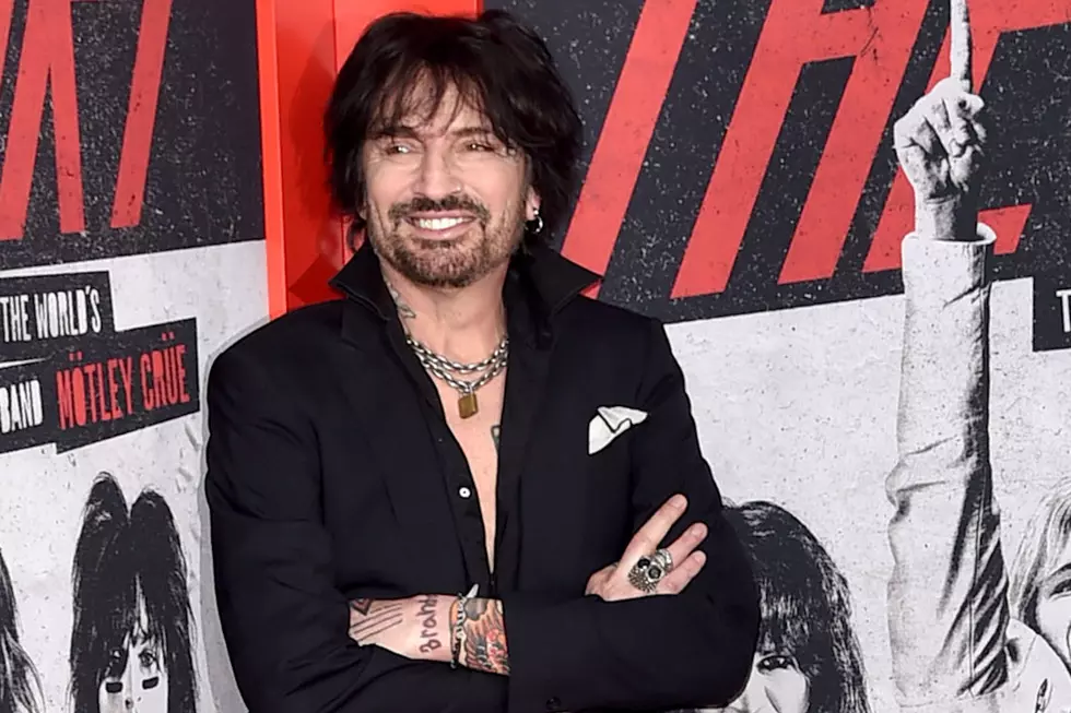 Tommy Lee Drank ‘Two Gallons’ of Vodka a Day Prior to Rehab