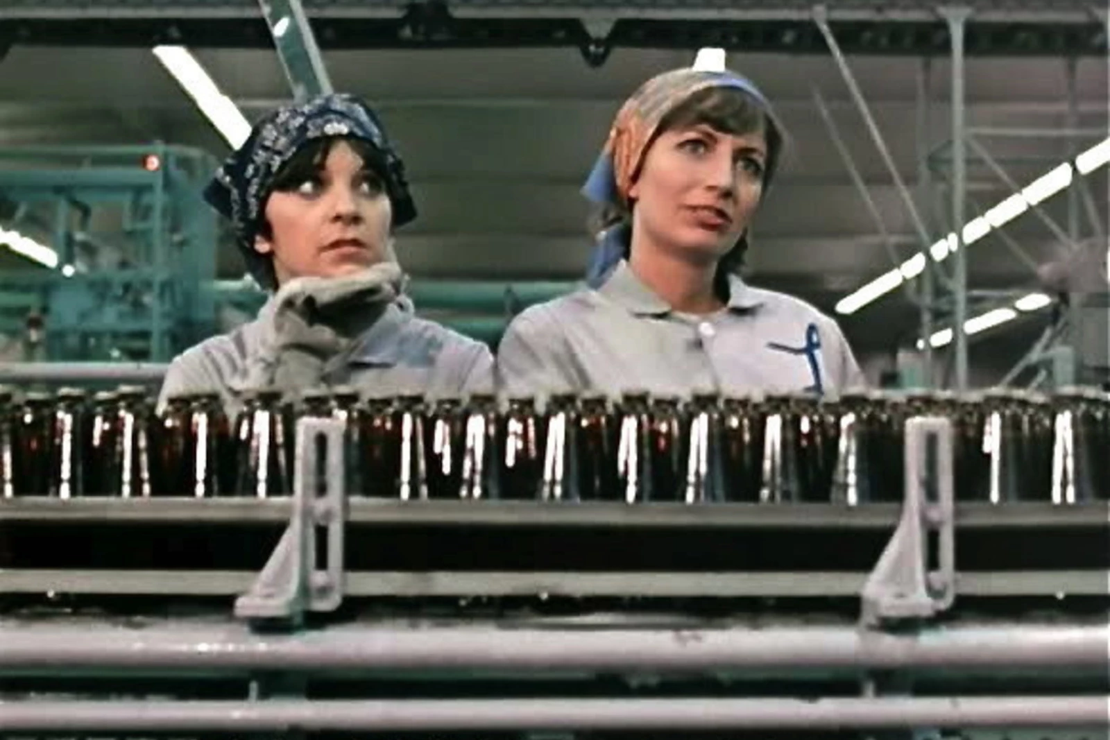 How ‘Laverne and Shirley’ Brought ‘Blue Collar Girls’ to TV