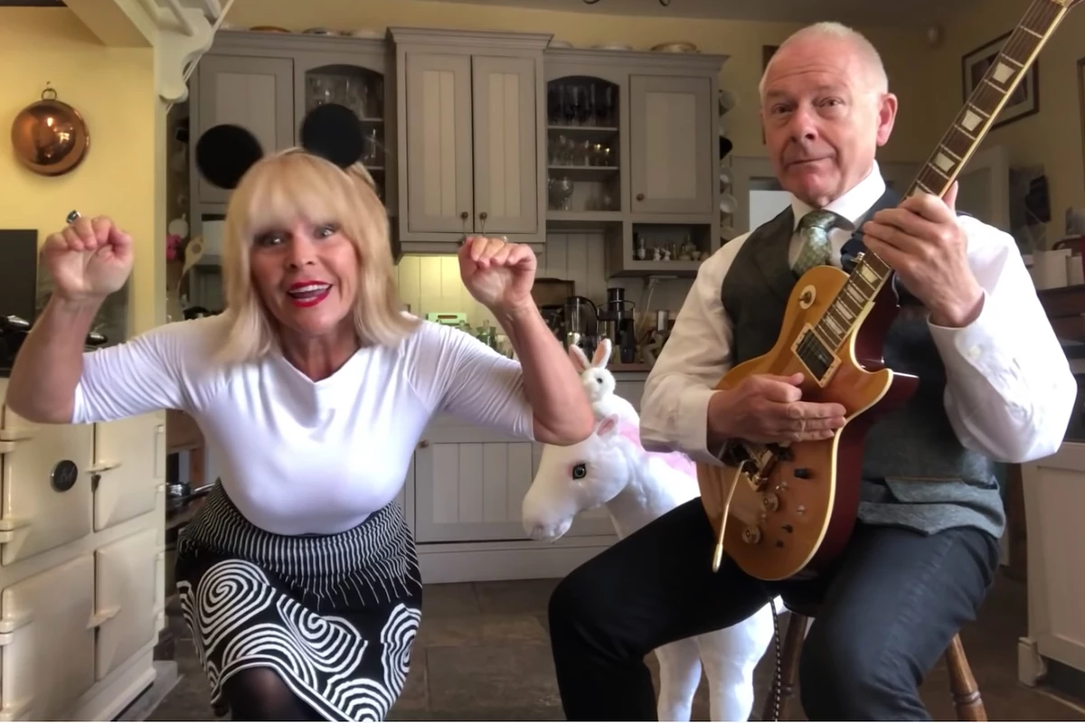 Eye candy: dallas model marshall price Robert Fripp Was ‘F—ing Furious’ Over First Viral Video